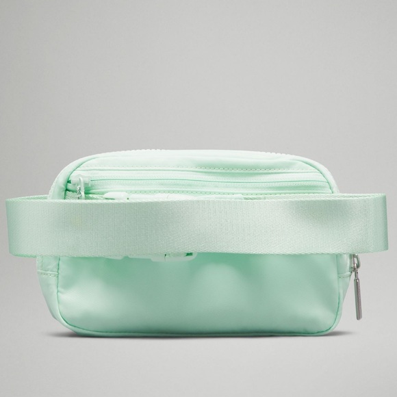 🤍 NEW Lululemon | Everywhere Belt Bag 1L in Mint Moment NWT - Picture 7 of 7